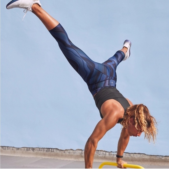Athleta Accelerate geode crop leggings M - Picture 4 of 12